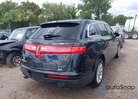 2017 Lincoln Mkt Livery from USA, damaged, VIN 2LMHJ5NK4HBL00917